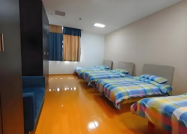 有大专可以申请深户吗_姜文被困在一个什么东西里 快车城际撞上一辆野猪