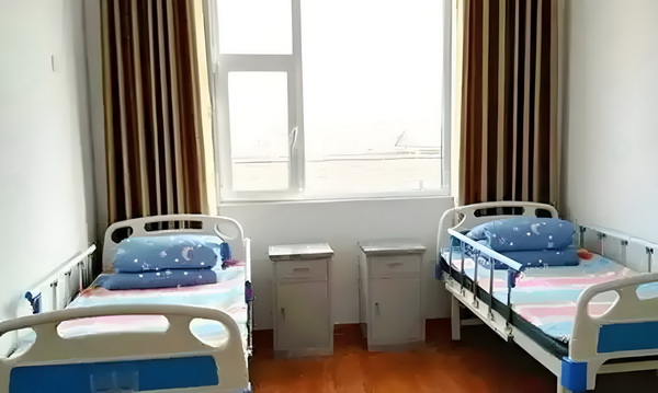 2025本科深圳入户条件_这版超人如何应对特朗普的时代 这版超人体现更能公德社会